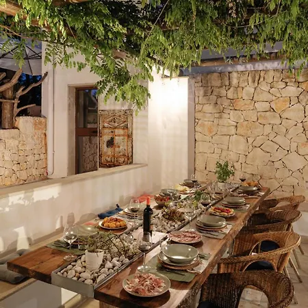 Giari 8, Emma וילה